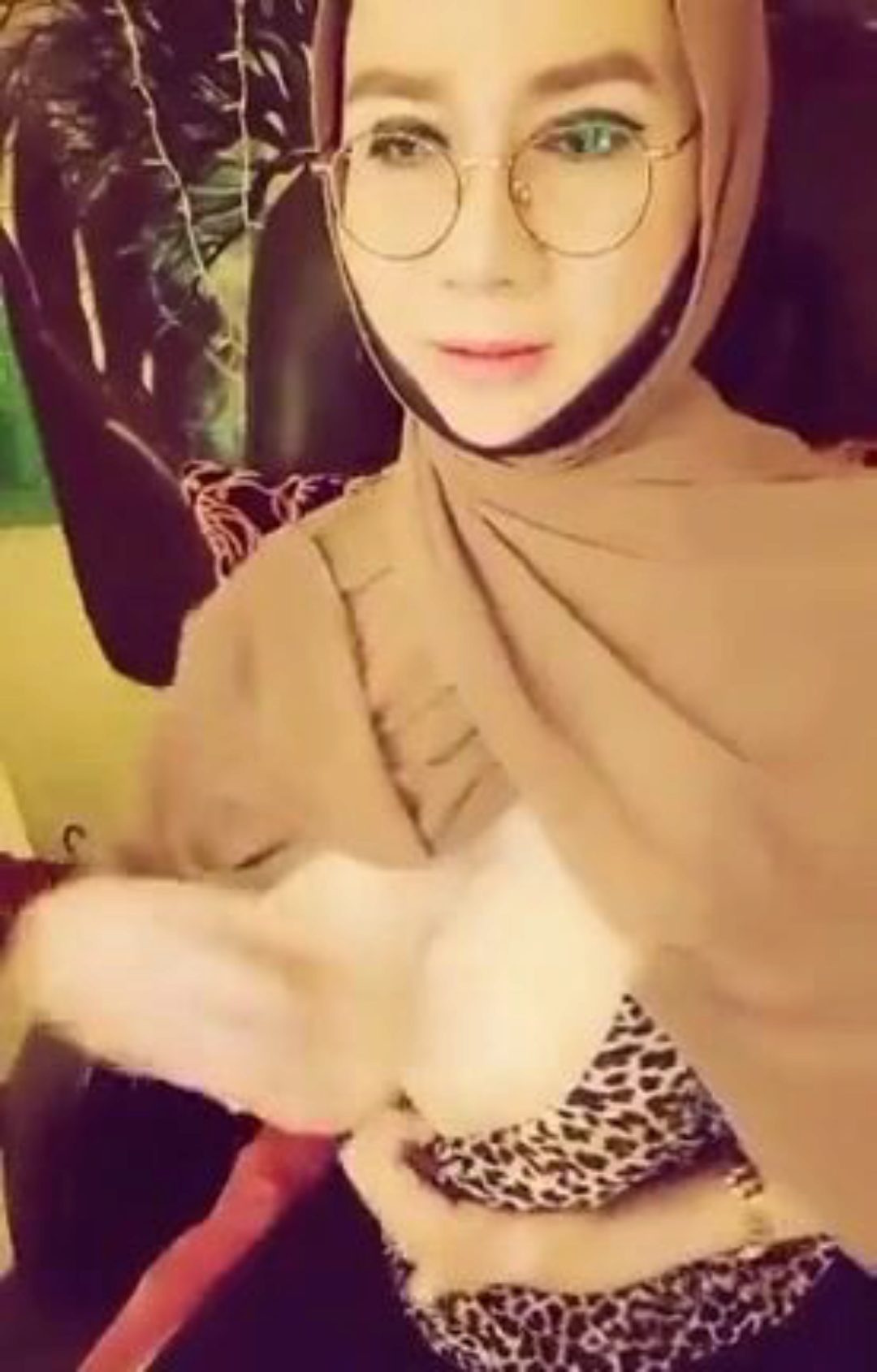 Hot Sex Nude Hisap Tetek Janda - XVDS TV